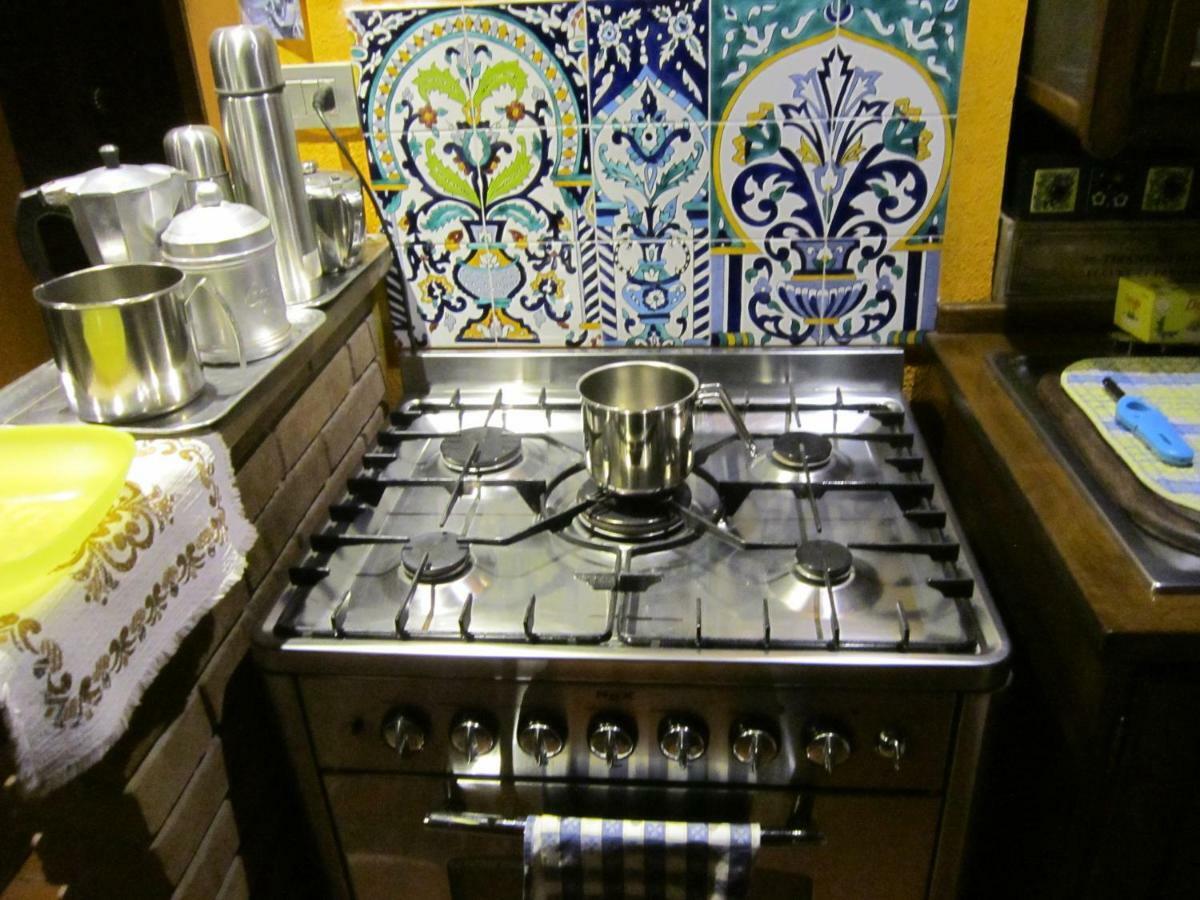 ليريسي La Castellana Una Finestra Sul Mare- Air Conditioned المظهر الخارجي الصورة